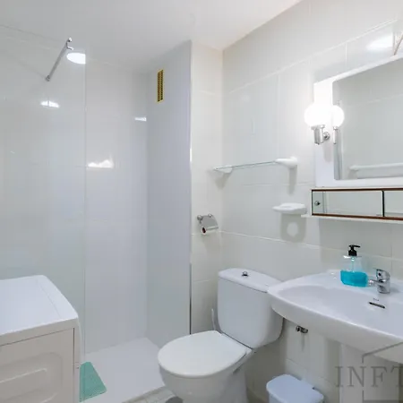 Inftour Apolo Vii Апартаменти *
